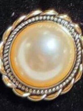 Domed IVORY color PEARL MAGNETIC Pin jewelry NEW